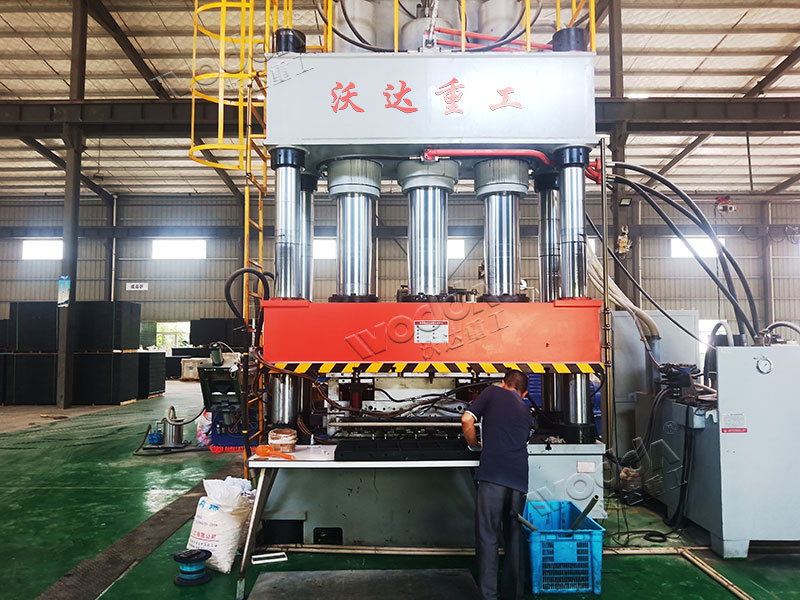 模壓復合材料建筑模板液壓機1000噸四柱液壓機廠家 模壓復合材料建筑模板液壓機1000噸四柱液壓機廠家